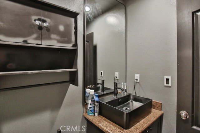 Detail Gallery Image 17 of 35 For 17168 Newhope St #110,  Fountain Valley,  CA 92708 - 1 Beds | 2 Baths