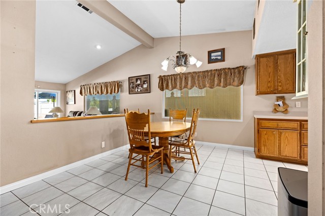 Detail Gallery Image 10 of 39 For 30841 Long Point, Canyon Lake,  CA 92587 - 3 Beds | 2 Baths