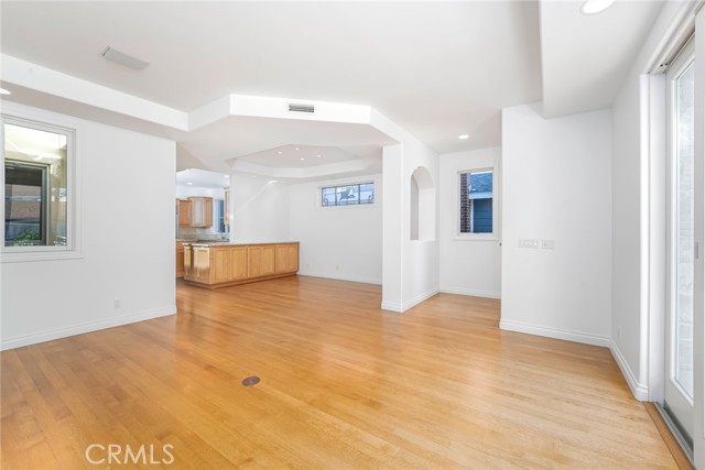 Detail Gallery Image 11 of 42 For 119 Opal Ave, Newport Beach,  CA 92662 - 3 Beds | 2/1 Baths