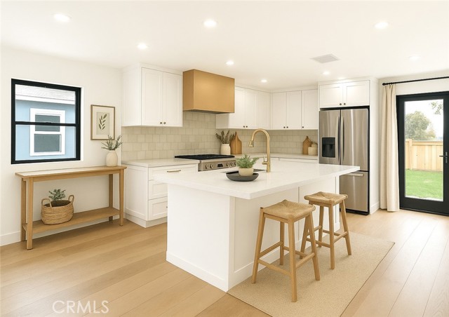 8334 Winsford Avenue, Los Angeles CA: https://media.crmls.org/medias/d3f95bb6-1e7f-46be-9480-9d8b95aa3450.jpg