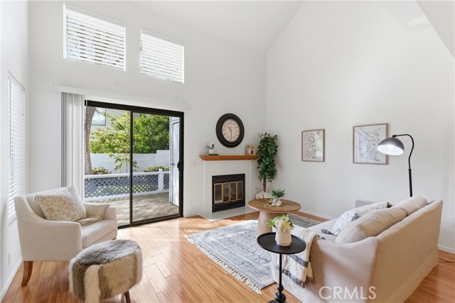 Front Image Thumbnail for CROC26056945