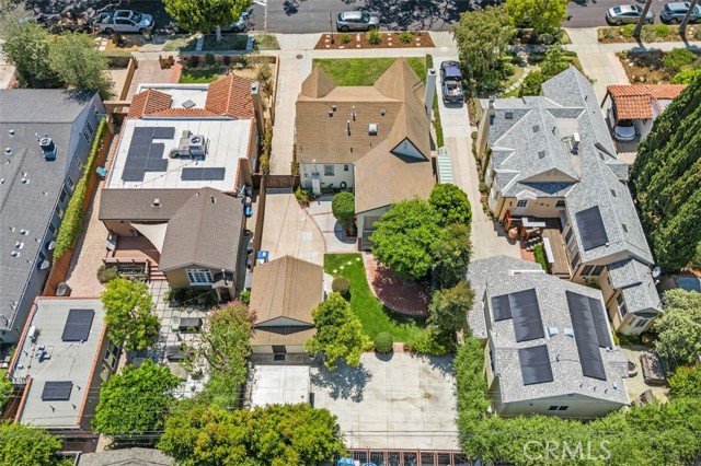 2340 Camden Avenue, Los Angeles CA: https://media.crmls.org/medias/d3f9cb05-a850-4ab7-9883-2525cae2bd14.jpg