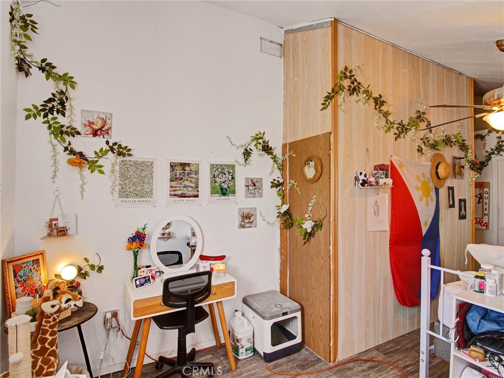 https://media.crmls.org/medias/d3fb010b-de78-4438-b4fb-cad6f1090d79.jpg?preset=X-Large