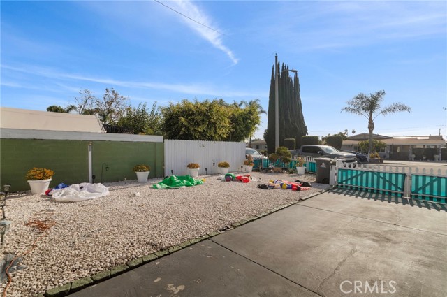 Detail Gallery Image 4 of 25 For 12501 Willowood, Garden Grove,  CA 92840 - 3 Beds | 1 Baths