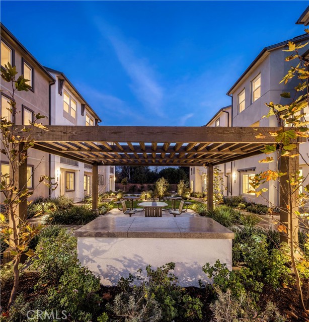 Detail Gallery Image 9 of 10 For 12720 Azure Way #29,  Hawthorne,  CA 90250 - 1 Beds | 1/1 Baths