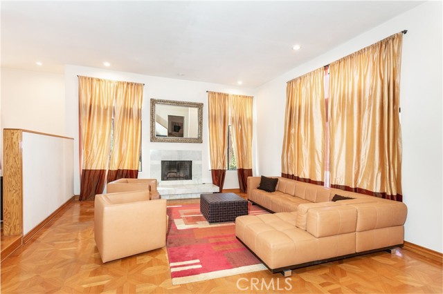 Detail Gallery Image 3 of 13 For 3965 Alta Mesa, Studio City,  CA 91604 - 4 Beds | 4/1 Baths