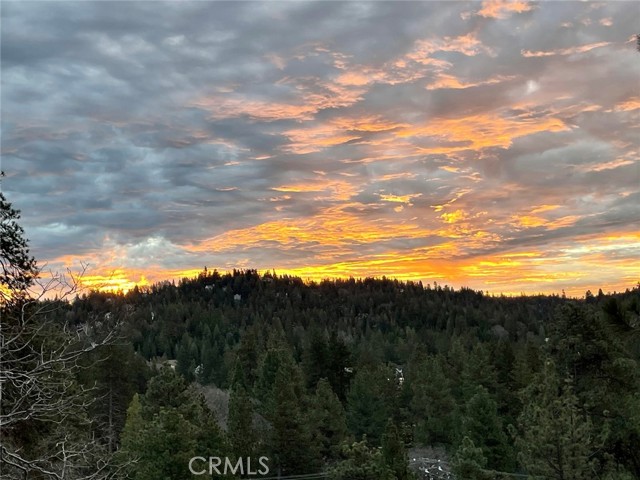 Detail Gallery Image 6 of 14 For 26620 Modoc, Lake Arrowhead,  CA 92352 - 3 Beds | 2/1 Baths