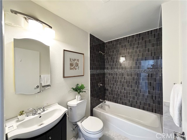 Detail Gallery Image 20 of 38 For 23271 Caminito Andreta, Laguna Hills,  CA 92653 - 3 Beds | 2/1 Baths