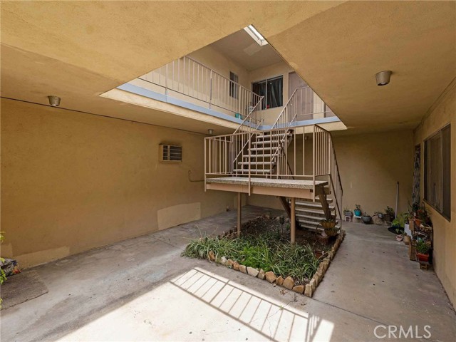 7049 Vassar Avenue, Canoga Park CA: https://media.crmls.org/medias/d3fe5917-c79e-4aef-ae44-c2ba10e0ec70.jpg