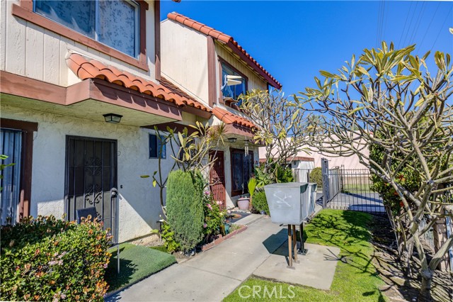 Detail Gallery Image 6 of 22 For 13843 Los Angeles St #E,  Baldwin Park,  CA 91706 - 2 Beds | 2 Baths