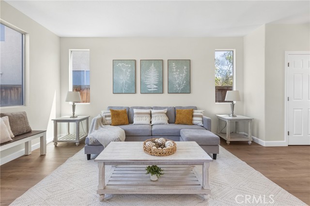 Detail Gallery Image 6 of 49 For 16015 Palomino Ln, Moreno Valley,  CA 92551 - 5 Beds | 2/1 Baths