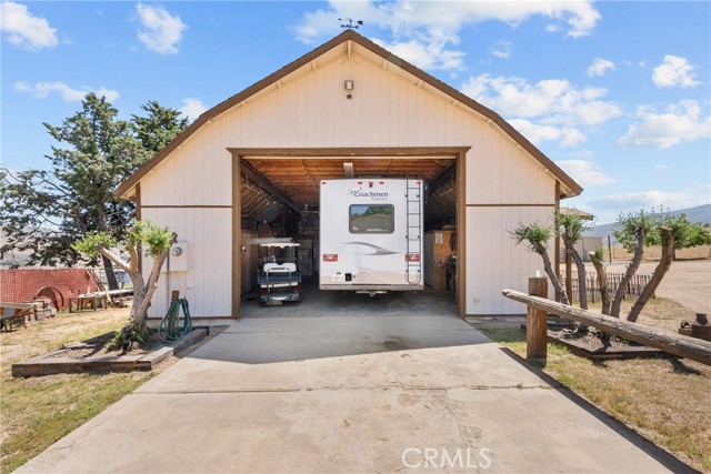 39662 86th W Street, Leona Valley CA: https://media.crmls.org/medias/d4010a2f-6fa9-49de-947f-e857a6014a6a.jpg
