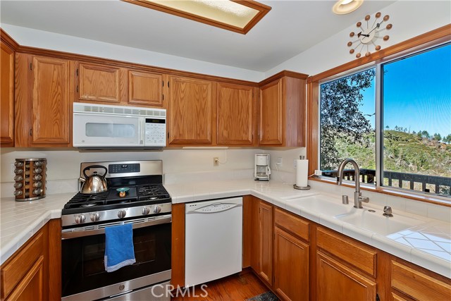 Detail Gallery Image 16 of 48 For 1162 Brentwood Dr, Lake Arrowhead,  CA 92352 - 3 Beds | 2/1 Baths