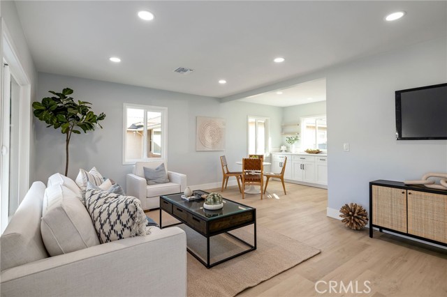 2708 Spreckels Lane, Redondo Beach, California 90278, 3 Bedrooms Bedrooms, ,2 BathroomsBathrooms,Residential,Sold,Spreckels,SB22026607