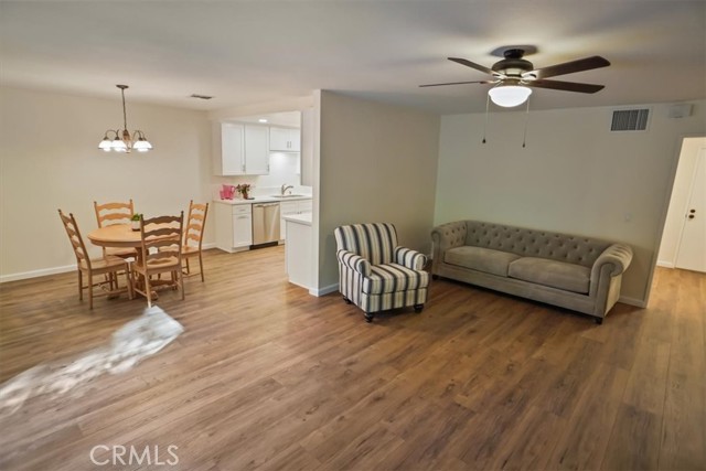 Detail Gallery Image 6 of 34 For 19380 Anzel Cir, Newhall,  CA 91321 - 2 Beds | 2 Baths