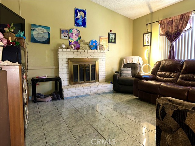 Detail Gallery Image 21 of 29 For 410 Water, Perris,  CA 92571 - 3 Beds | 2 Baths