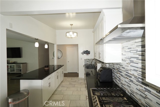 Detail Gallery Image 3 of 47 For 9327 Stanwin Ave, Arleta,  CA 91331 - 4 Beds | 2 Baths