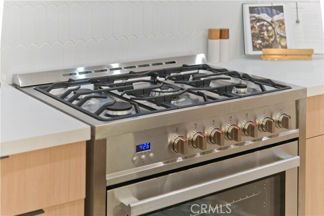9355 Ruffner Avenue, Northridge CA: https://media.crmls.org/medias/d402fd05-1c2b-4ca9-8a70-feabc454262d.jpg