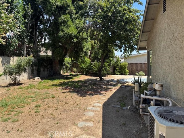 24389 La Glorita Circle, Newhall CA: https://media.crmls.org/medias/d403665a-a682-4594-a257-73f9257e641f.jpg