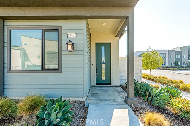 27505 Illumination Court, Valencia CA: https://media.crmls.org/medias/d404040f-e3d8-4ab0-b316-b571aea33974.jpg