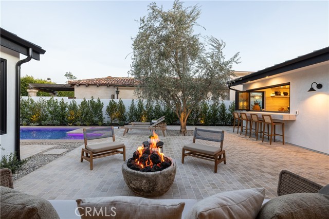 Detail Gallery Image 4 of 50 For 1524 Dolphin Ter, Corona Del Mar,  CA 92625 - 3 Beds | 3/1 Baths