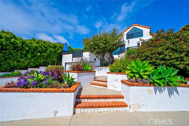 Detail Gallery Image 3 of 43 For 25 N La Senda Dr, Laguna Beach,  CA 92651 - 2 Beds | 2 Baths