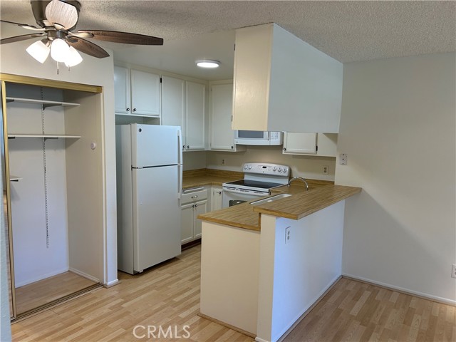 Detail Gallery Image 27 of 47 For 18232 Parkview Ln #103,  Huntington Beach,  CA 92648 - 1 Beds | 1 Baths