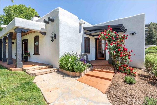 1615 Halsey Street, Redlands CA: https://media.crmls.org/medias/d404d777-2195-41eb-98b1-c868f1eb6459.jpg