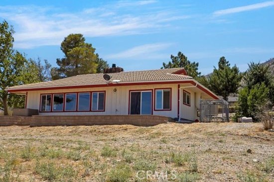 27811 Jubilee Run Road, Pearblossom CA: https://media.crmls.org/medias/d4053376-e7b4-4505-b705-21221b1af98d.jpg