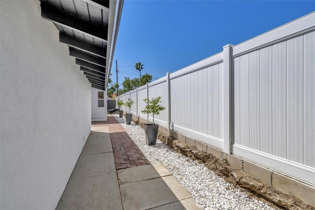 18500 Celtic Street, Porter Ranch CA: https://media.crmls.org/medias/d4065abd-44c4-44c4-9545-2515c601cf45.jpg