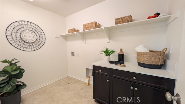 Detail Gallery Image 12 of 24 For 6341 Waterstone, Fontana,  CA 92336 - 4 Beds | 3 Baths