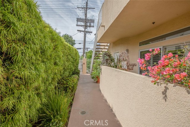 13801 Oxnard Street, 101 photo 8