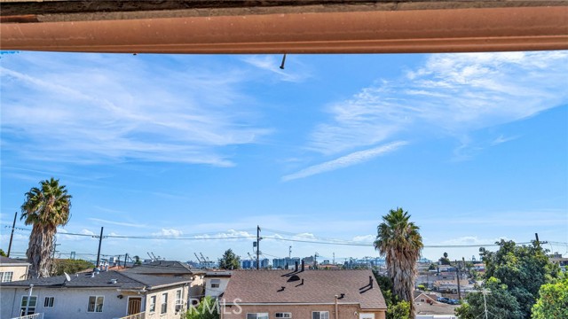 824 W 6th Street, San Pedro CA: https://media.crmls.org/medias/d4086e90-161f-492e-9096-cb1432c65f11.jpg