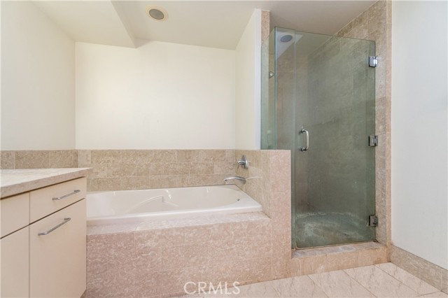 Detail Gallery Image 32 of 36 For 13600 Marina Pointe, Marina Del Rey,  CA 90292 - 2 Beds | 2/1 Baths