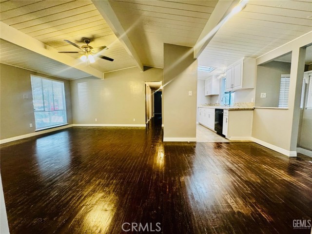 Detail Gallery Image 8 of 22 For 9 Dunlap, Bakersfield,  CA 93309 - 4 Beds | 2 Baths