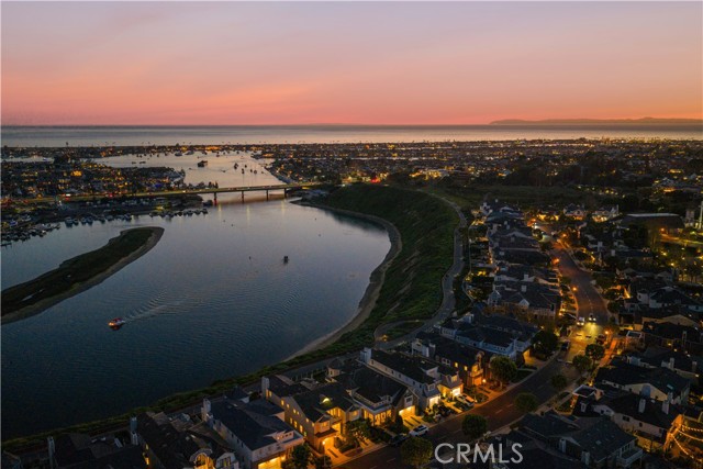 Detail Gallery Image 14 of 34 For 47 Cape Andover, Newport Beach,  CA 92660 - 4 Beds | 3/2 Baths