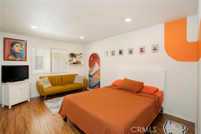 Detail Gallery Image 10 of 22 For 7045 Woodley Ave #101,  Lake Balboa,  CA 91406 - 2 Beds | 2 Baths