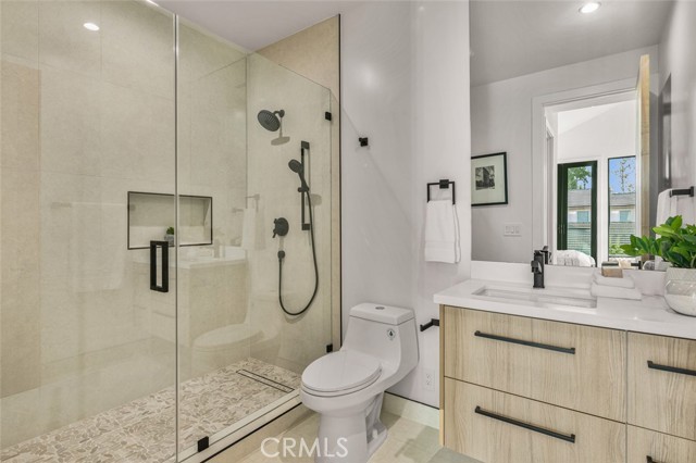 21907 Erie Lane, Lake Forest CA: https://media.crmls.org/medias/d40a61a7-3c8b-49e2-8113-a61c1f208acf.jpg