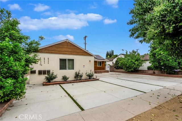 Detail Gallery Image 3 of 12 For 8957 Amigo Ave, Northridge,  CA 91324 - 6 Beds | 5 Baths