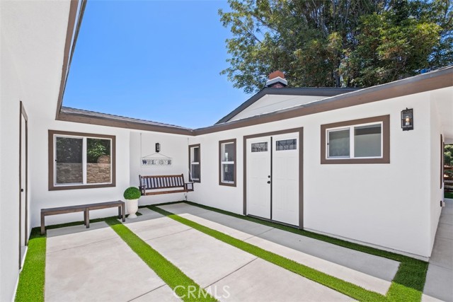 Spacious and private courtyard