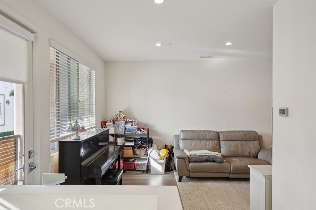 Detail Gallery Image 13 of 45 For 25114 Narbonne Ave #G,  Lomita,  CA 90717 - 3 Beds | 2/1 Baths