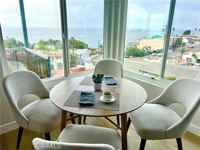 240 Moss, Laguna Beach CA: https://media.crmls.org/medias/d410f1ce-c55b-419f-8bcb-72c6973b8f48.jpg