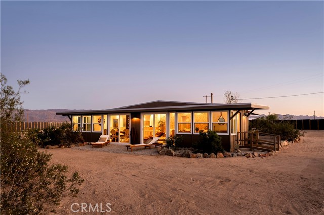 70315 Indian Trail, 29 Palms CA: https://media.crmls.org/medias/d4120ed7-4a58-413e-8c76-85cbe017836f.jpg