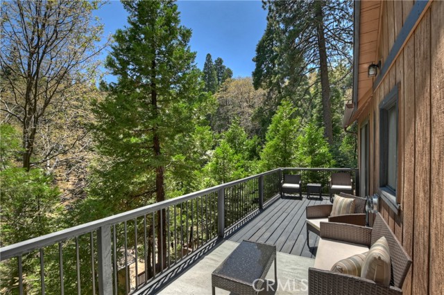 Detail Gallery Image 8 of 46 For 26293 State Highway 189, Twin Peaks,  CA 92391 - 3 Beds | 2 Baths