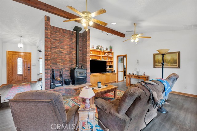 Detail Gallery Image 12 of 61 For 12830 Cedar, Hesperia,  CA 92344 - 3 Beds | 2/1 Baths