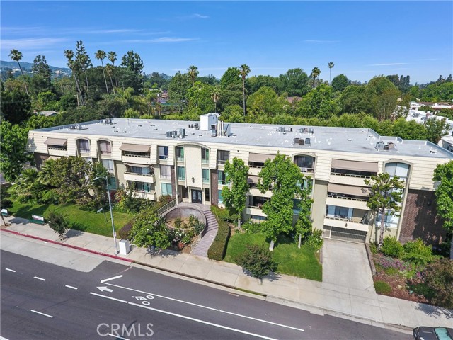 5215 Balboa Boulevard, Encino CA: https://media.crmls.org/medias/d414c1f7-abc2-4d7b-93da-fb6199da2bb7.jpg