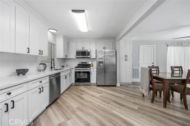 11911 Ivy Lane, Moreno Valley CA: https://media.crmls.org/medias/d41667e2-d1b7-4f45-85b1-65334886ee02.jpg