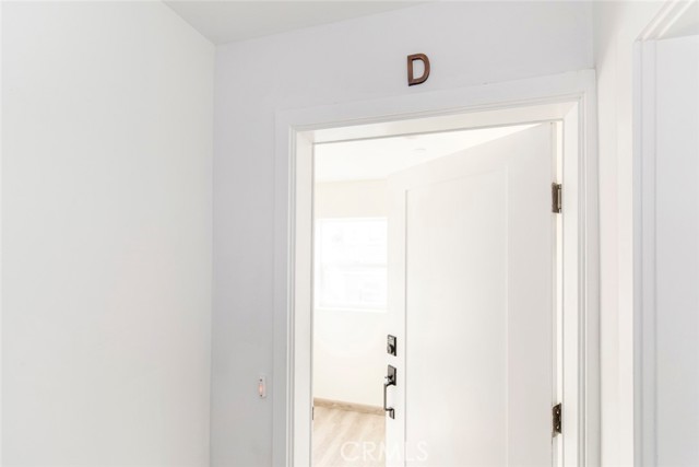 Detail Gallery Image 6 of 26 For 1754 N Berendo St #D,  Los Angeles,  CA 90027 - 3 Beds | 2/1 Baths