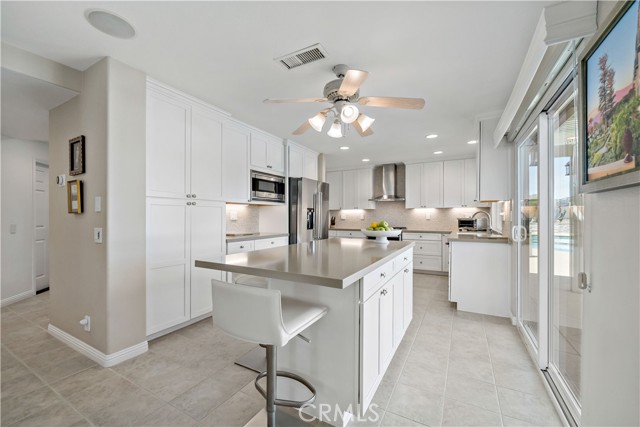 32070 Corte Bonilio, Temecula CA: https://media.crmls.org/medias/d4171c89-3091-4d6b-b7eb-62a3eb8fc18f.jpg