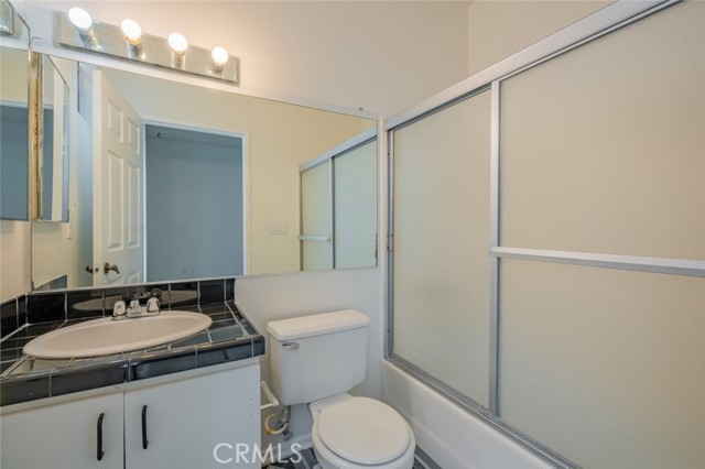 Detail Gallery Image 16 of 27 For 1242 S Holt Ave #104,  Los Angeles,  CA 90035 - 2 Beds | 2/1 Baths